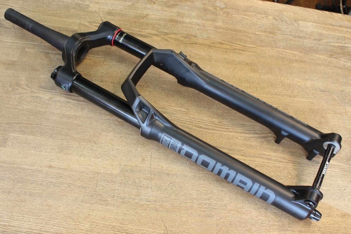 ロックショックス ROCKSHOX DOMAIN RC サスペンションフォーク フロントフォーク 29インチ 15×110mm BOOST規格 芦屋店