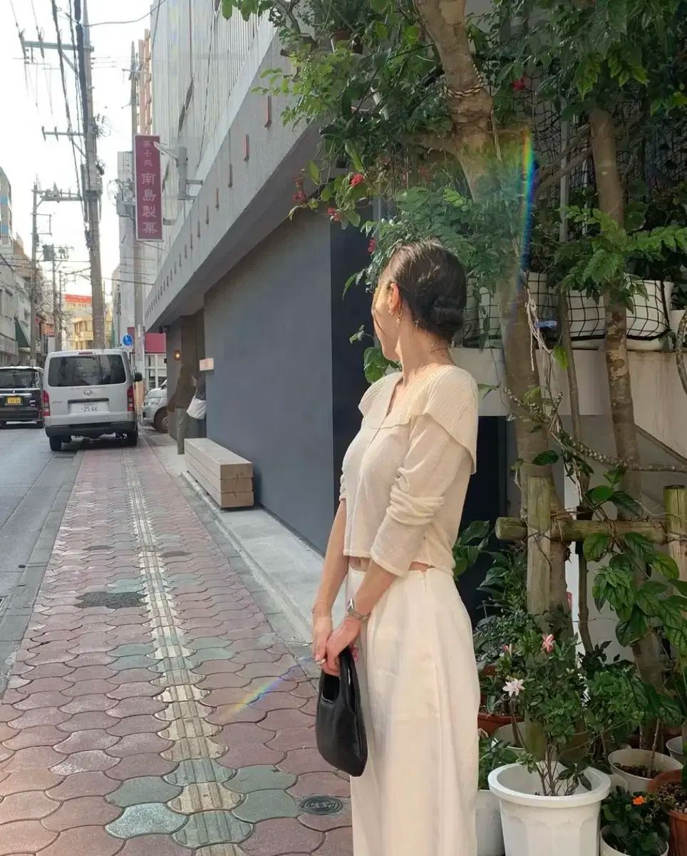 アイボリー