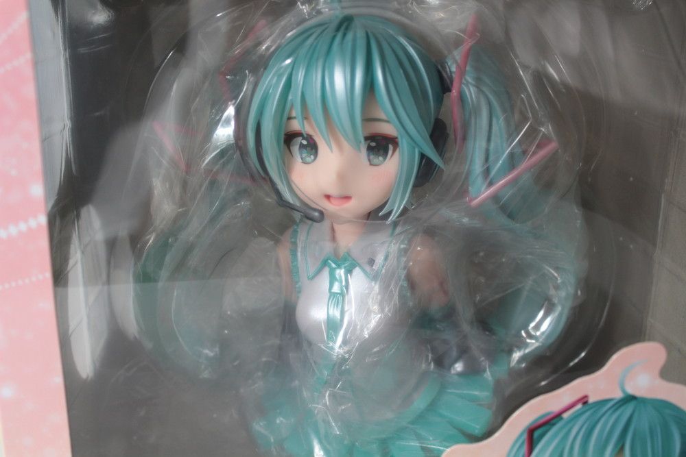 TAITO - 【未開封】39の日記念くじ 初音ミク 胸像フィギュア（LH賞カラーver.） 61F5pReZa4L._AC_SY200_QL15_.jpg
