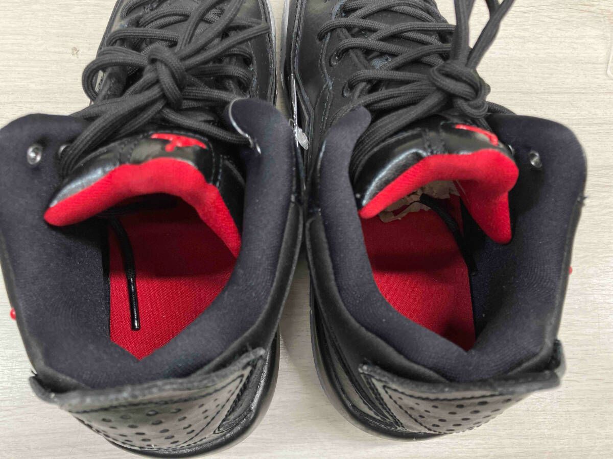 NIKE AR1002-023