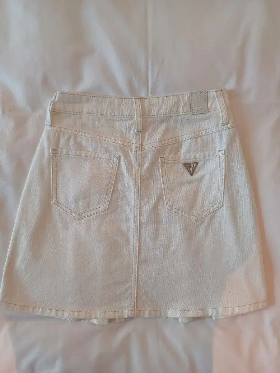 ライトベージュ