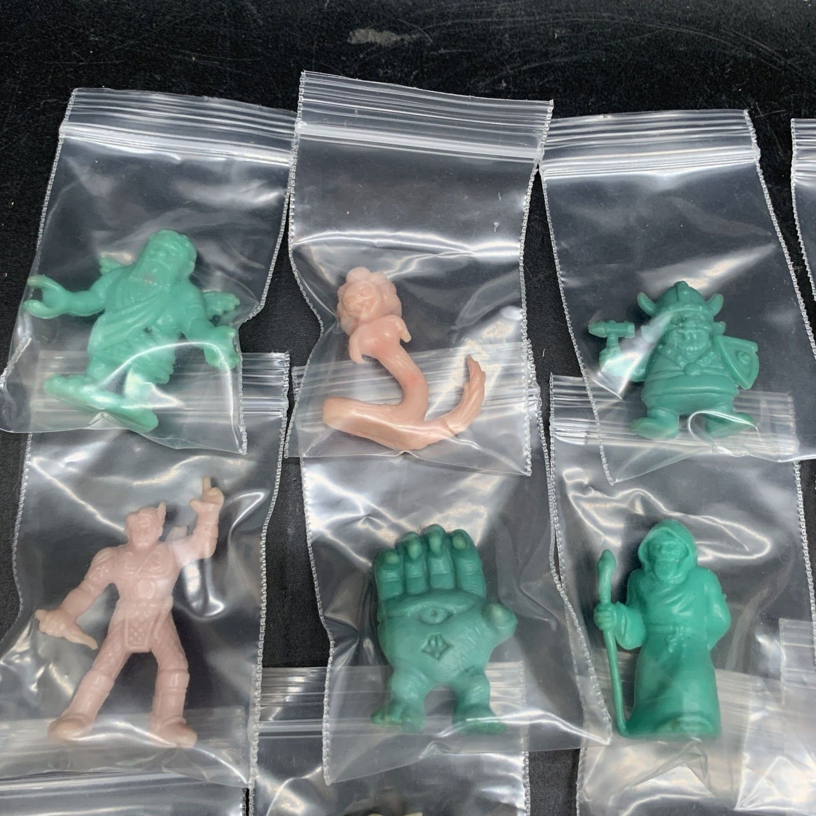 M305 ネクロスの要塞 消しゴム 24個 まとめ売り 食玩 フィギュア