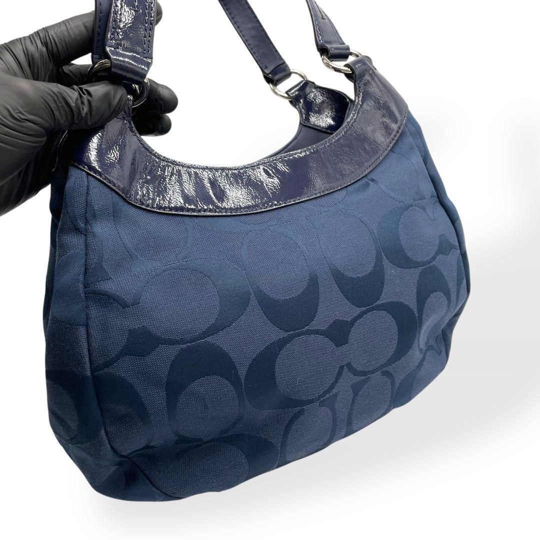 未使用級　COACHコーチ シグネチャー ソーホー ショルダーバッグ ネイビー 未使用級 COACHコーチ シグネチャー ソーホー ショルダーバッグ