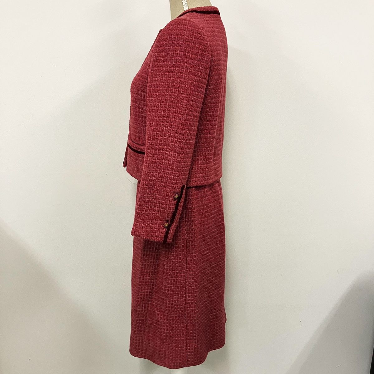 CHANEL  BOUTIQUE ヴィンテージ ツイード スーツ　ピンク　40 2025年最新】Yahoo!オークション -「シャネル スーツ ピンク