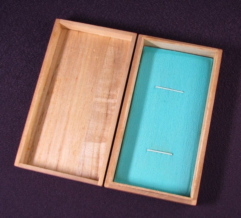 赤銅魚々子地金色絵 海老の図