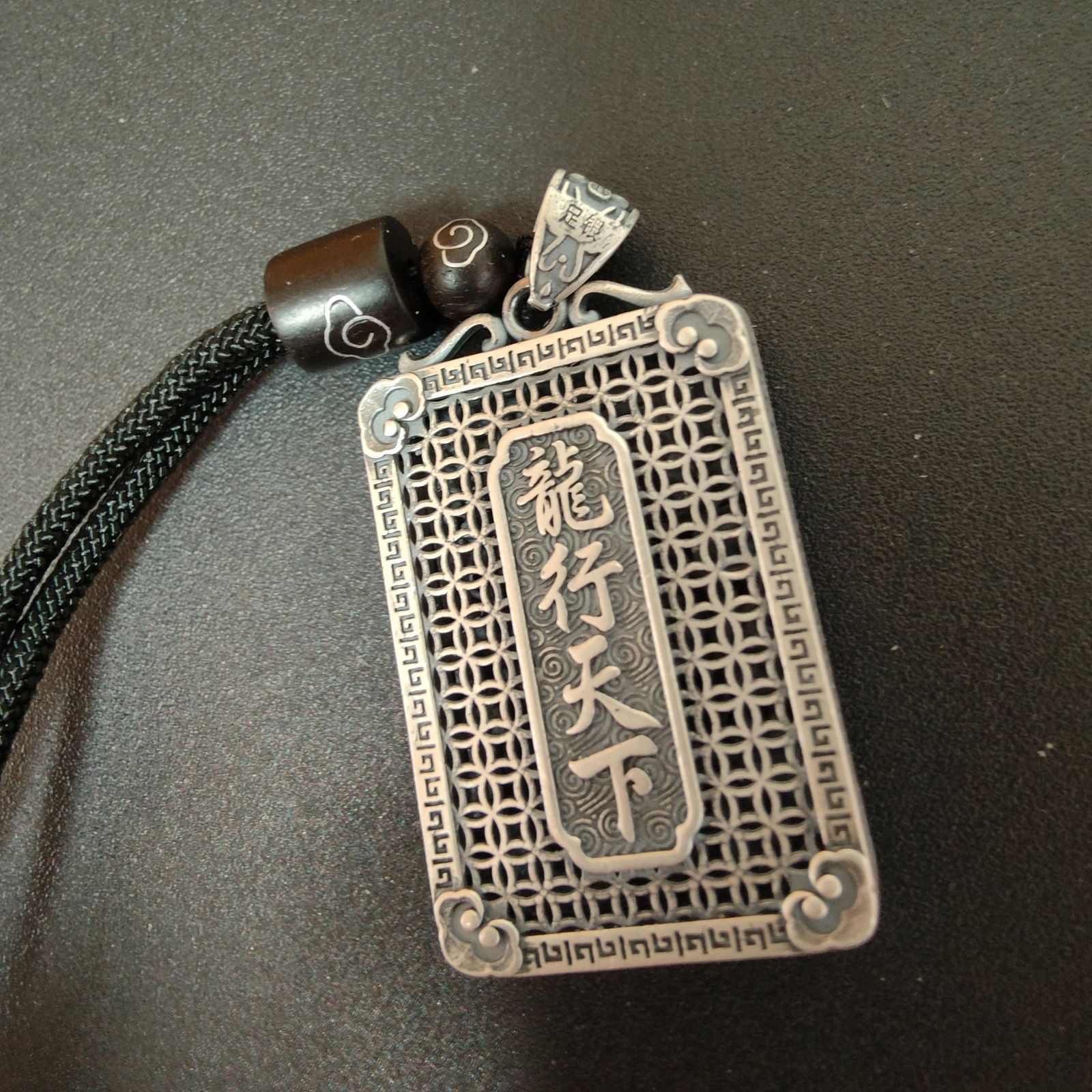 999純銀製 シルバー999 龍牌 ペンダントトップ - メルカリ