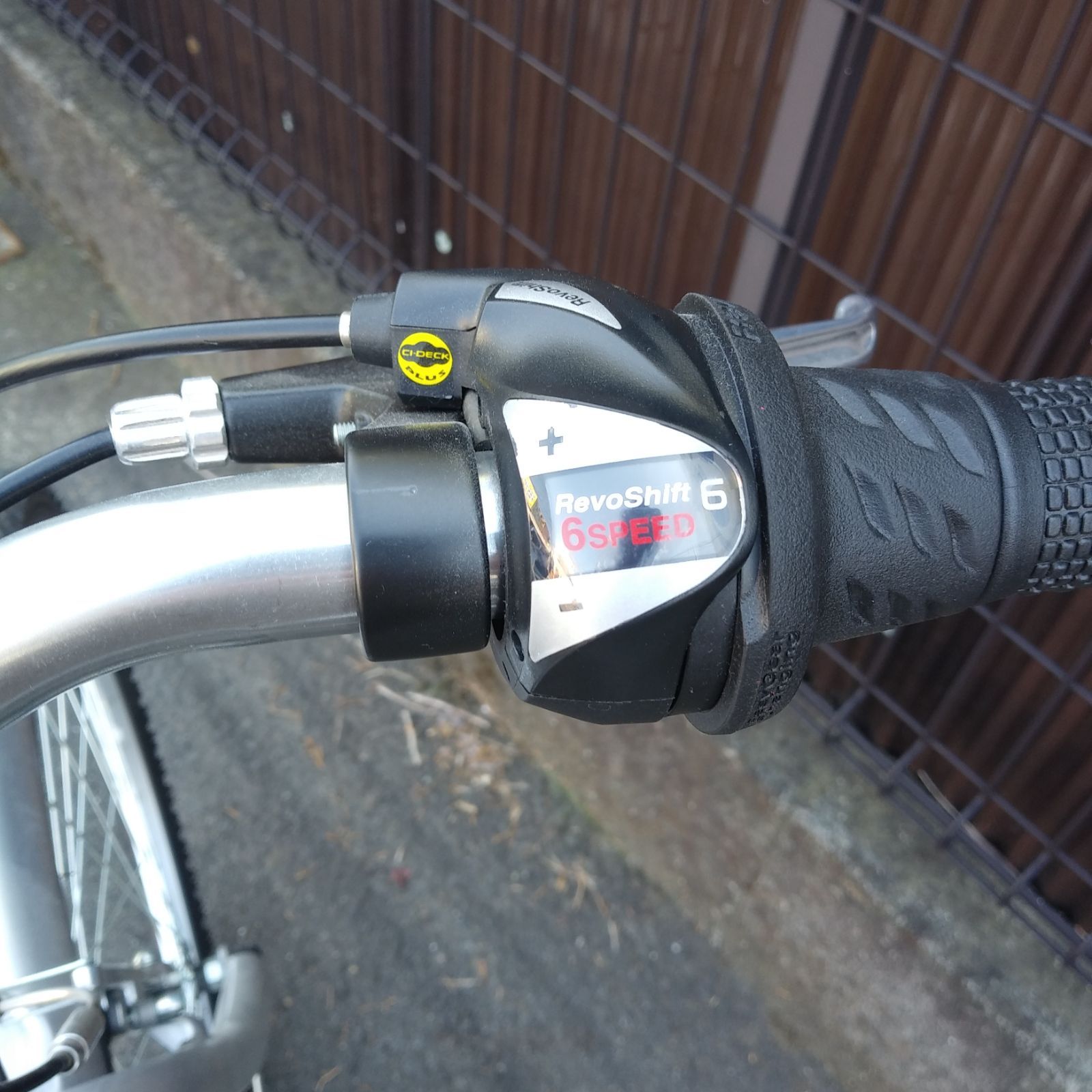 自転車　　マウンテンバイク　無印　シルバー　銀 Yahoo!オークション - 人気良品 無印良品MUJI 26型 アルミ 410mm シマ