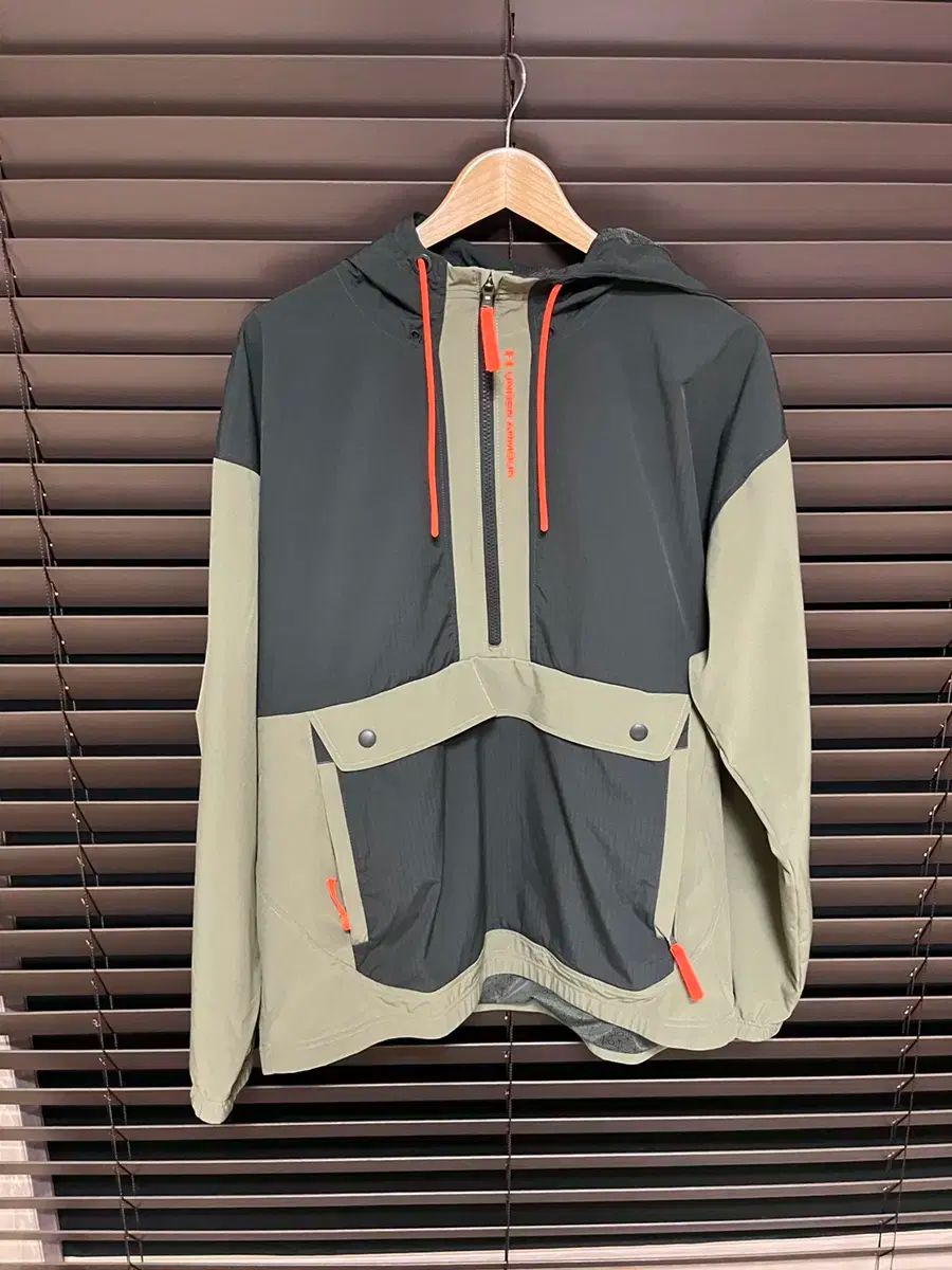 【雷市場（ポンジャン）商品韓国直送】UNDER ARMOUR(アンダーアーマー) フード アノラック Xl