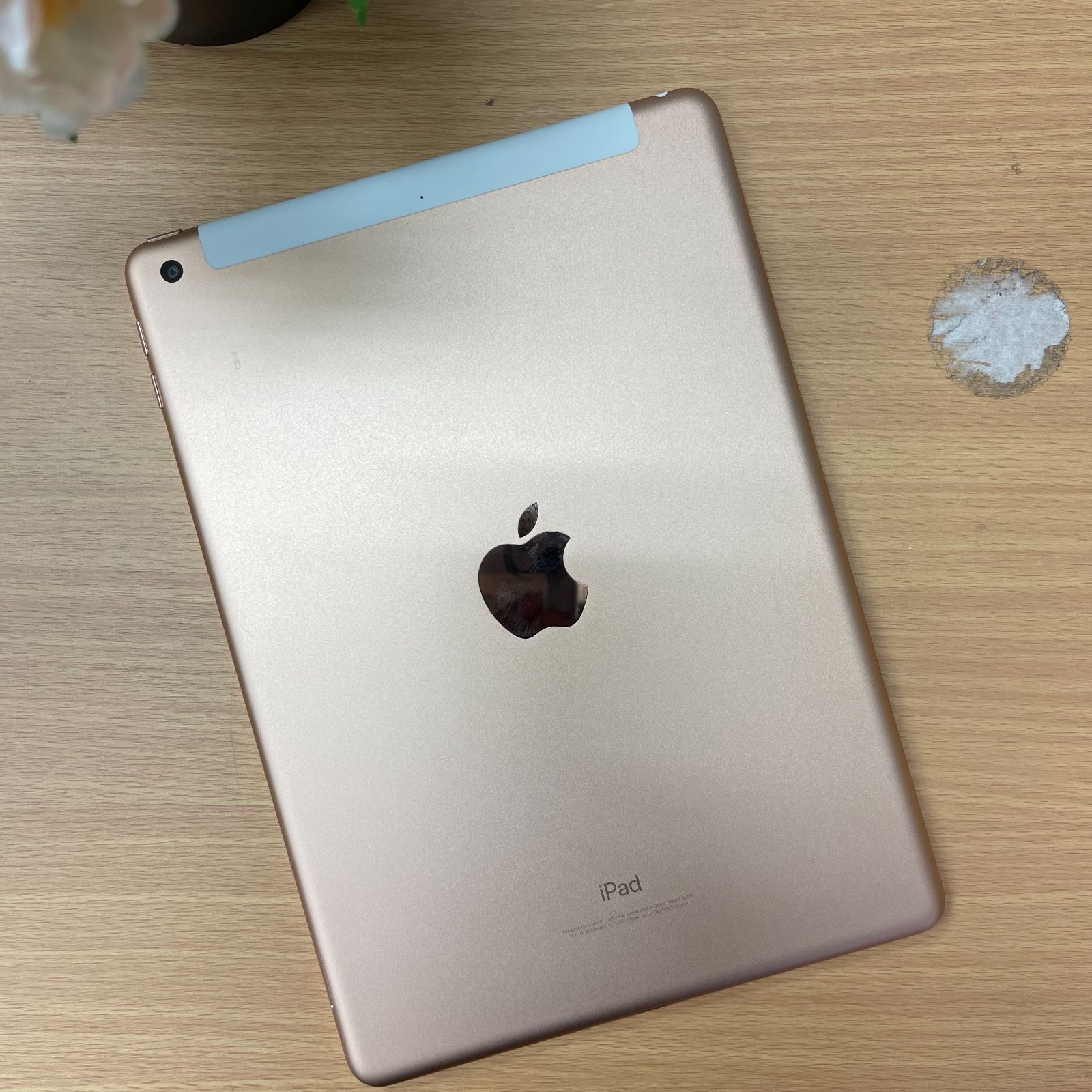 iPad 第6世代 128GB WiFi+Cellular Aランク ゴールド - メルカリ