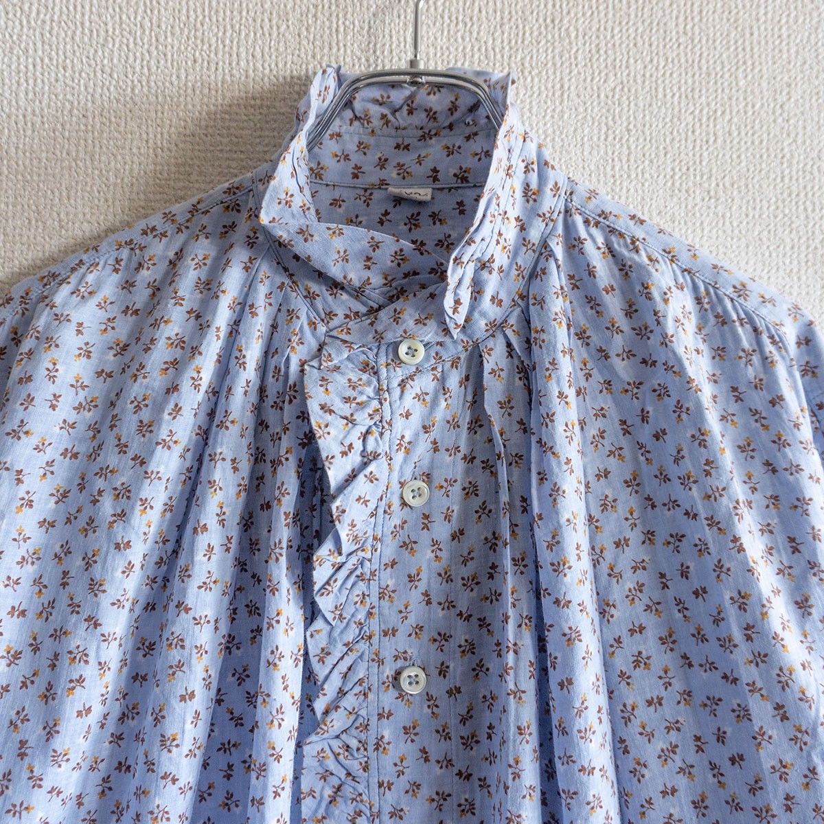 45R 雲間草プリントのフリルブラウス 45rpm 【公式通販】