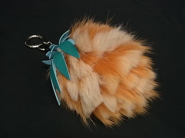 □新品同様□ FENDI フェンディ ポンポンチャーム ファー キーホルダー  