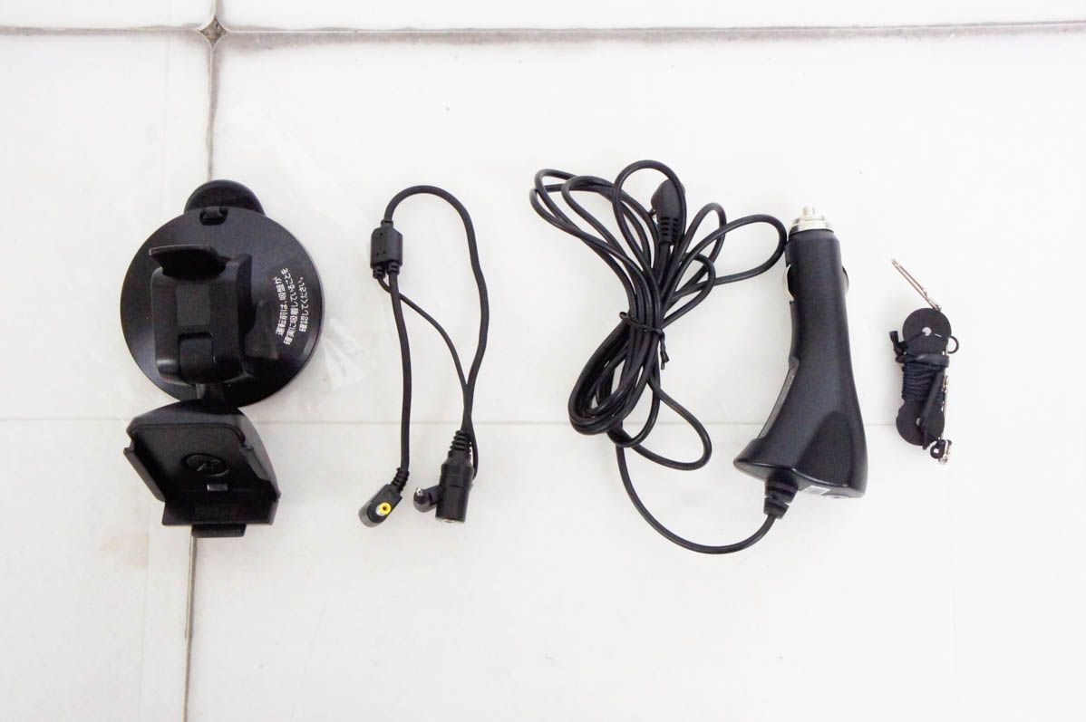 Panasonicパナソニック ポータブル 16GB SSDカーナビゲーション CN-GL706D 7型 GORILLA BRIGHTFACE_UK