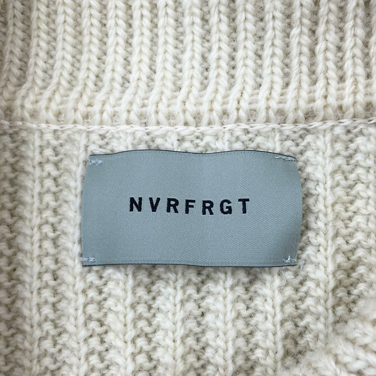 贈り物 カーディガン NVRFRGT RAW WOOL DAMAGED CARDIGAN カーディガン