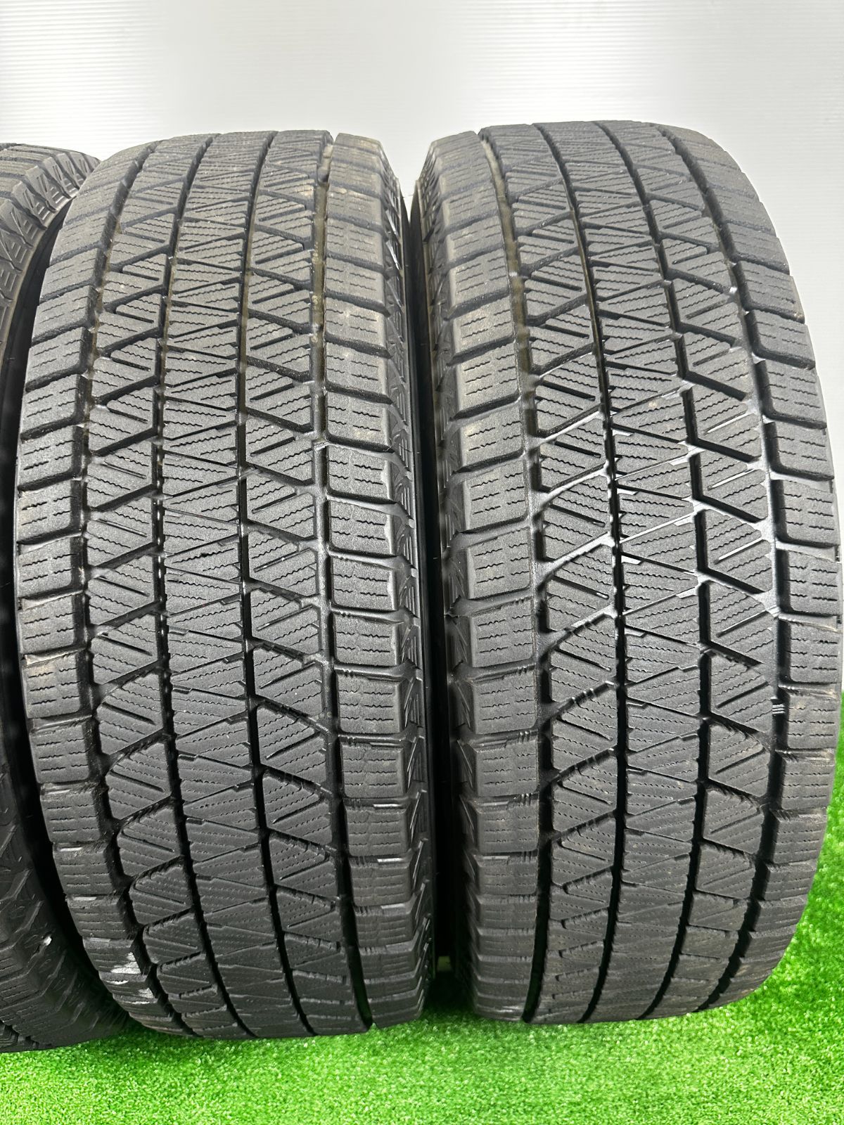 超お買い得！ 215 70R16 ブリヂストン DM-V3 2020年製 4本 冬タイヤ スタッドレス TA396