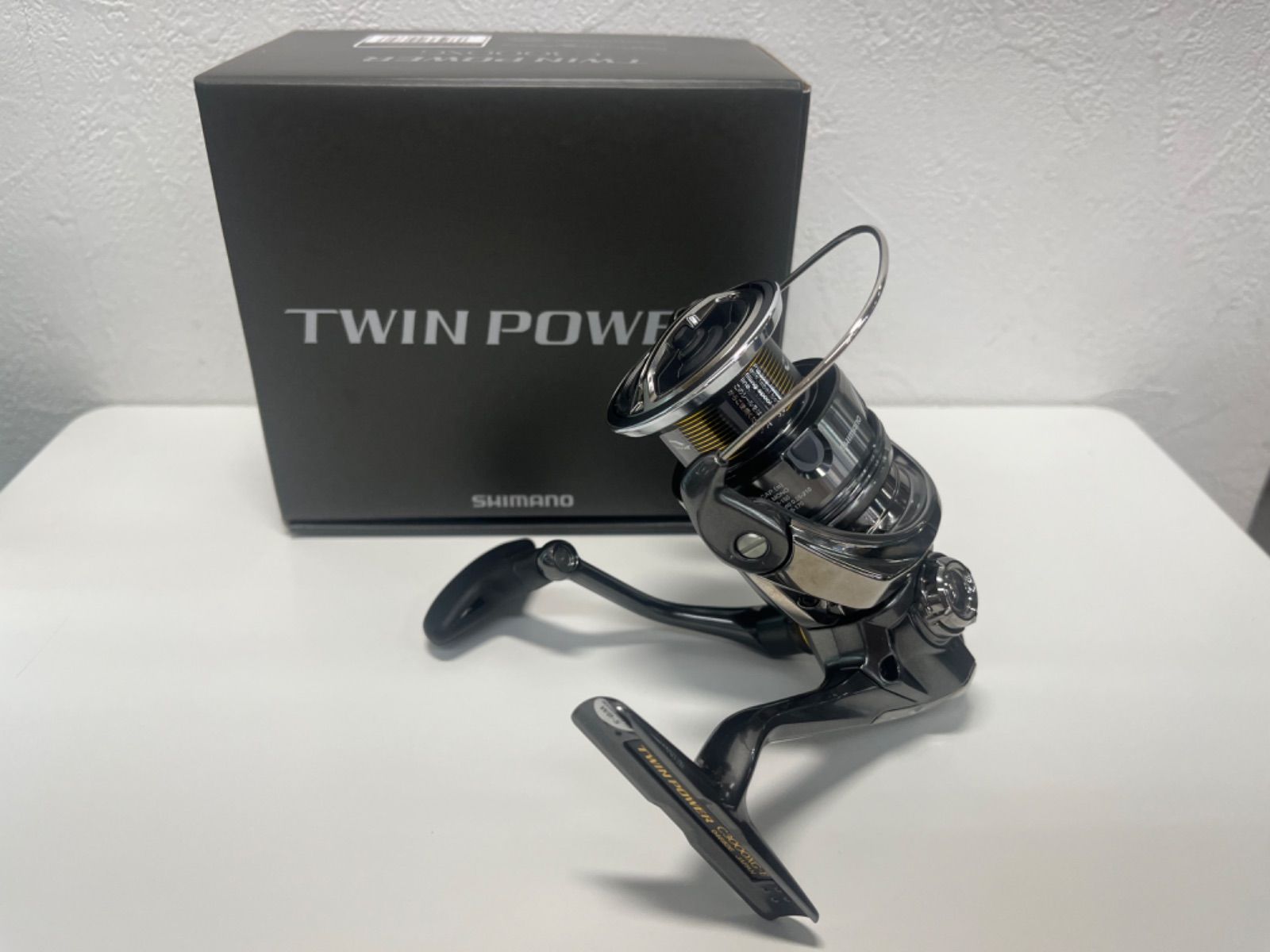 新品未使用】 SHIMANO 24 TWIN POWER C3000 シーバス 新品未使用】 SHIMANO 24 TWIN POWER C3000 シーバス