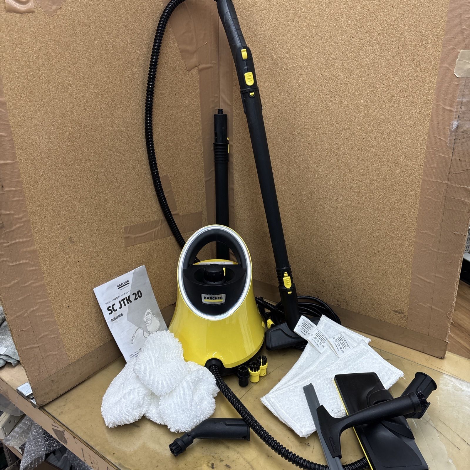 J265 ★小キズ使用感有り★充電式スティック掃除機★Makita★CL182FD J265 ☆小キズ使用感有り☆充電式スティック掃除機☆Makita☆CL182FD