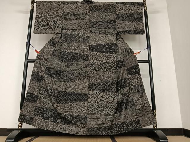 平和屋着物○本場大島紬 染大島 百柄 黒地 正絹 逸品 AAAU8377zg  