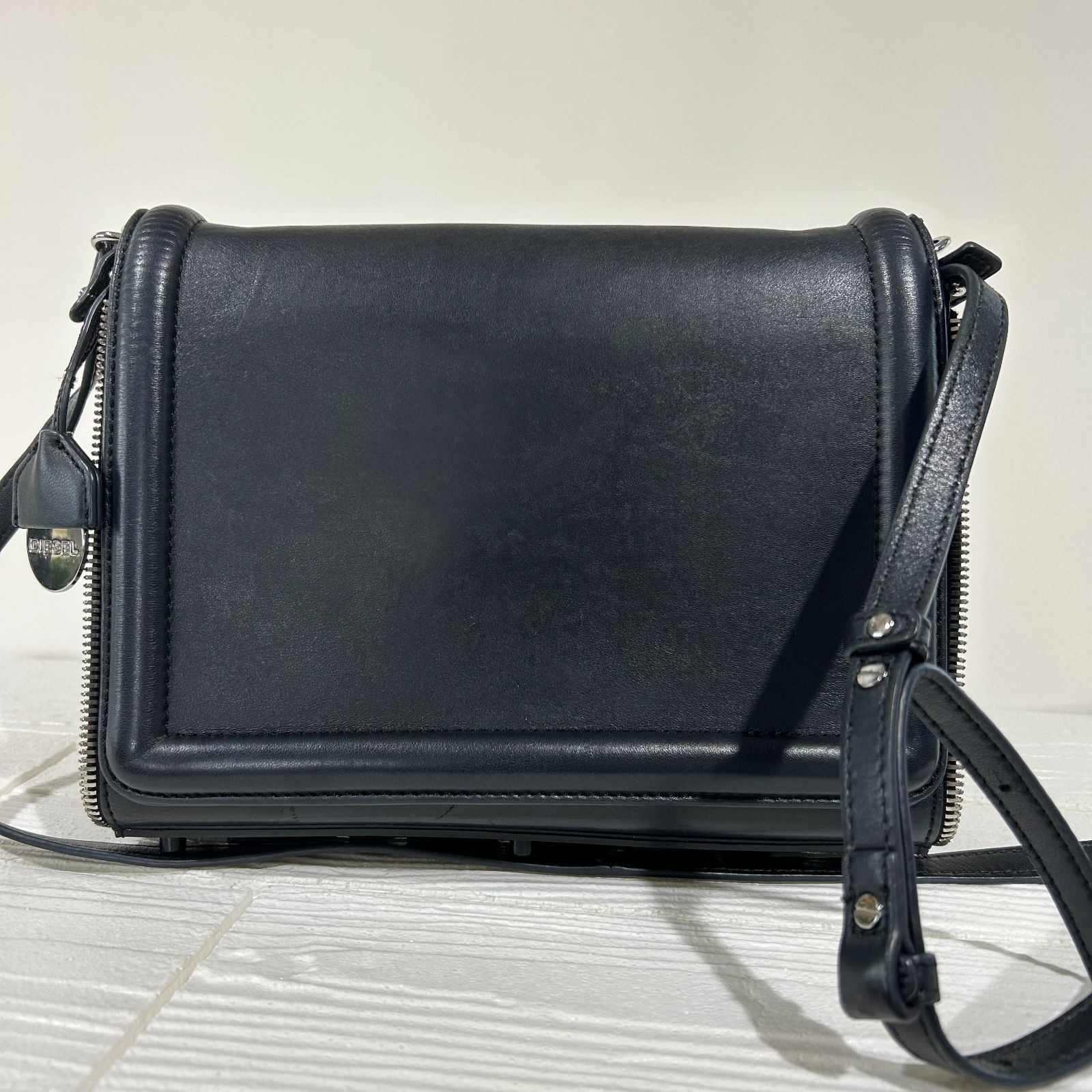 廃盤品 DIESEL ディーゼル レザー ブラック ショルダーバッグ