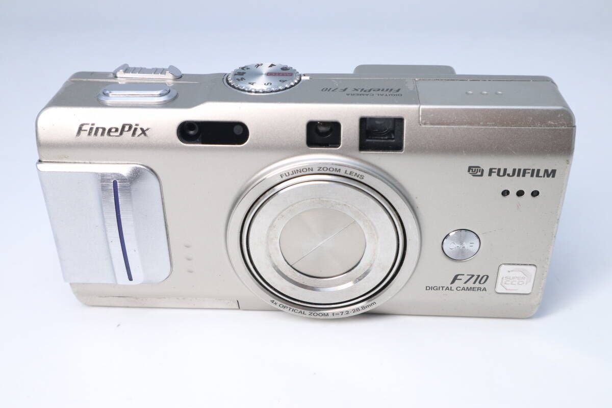 FUJIFILM FINEPIX コンパクトデジタルカメラ FUJIFILM FINEPIX F710 富士フイルム デジタルカメラ シルバー