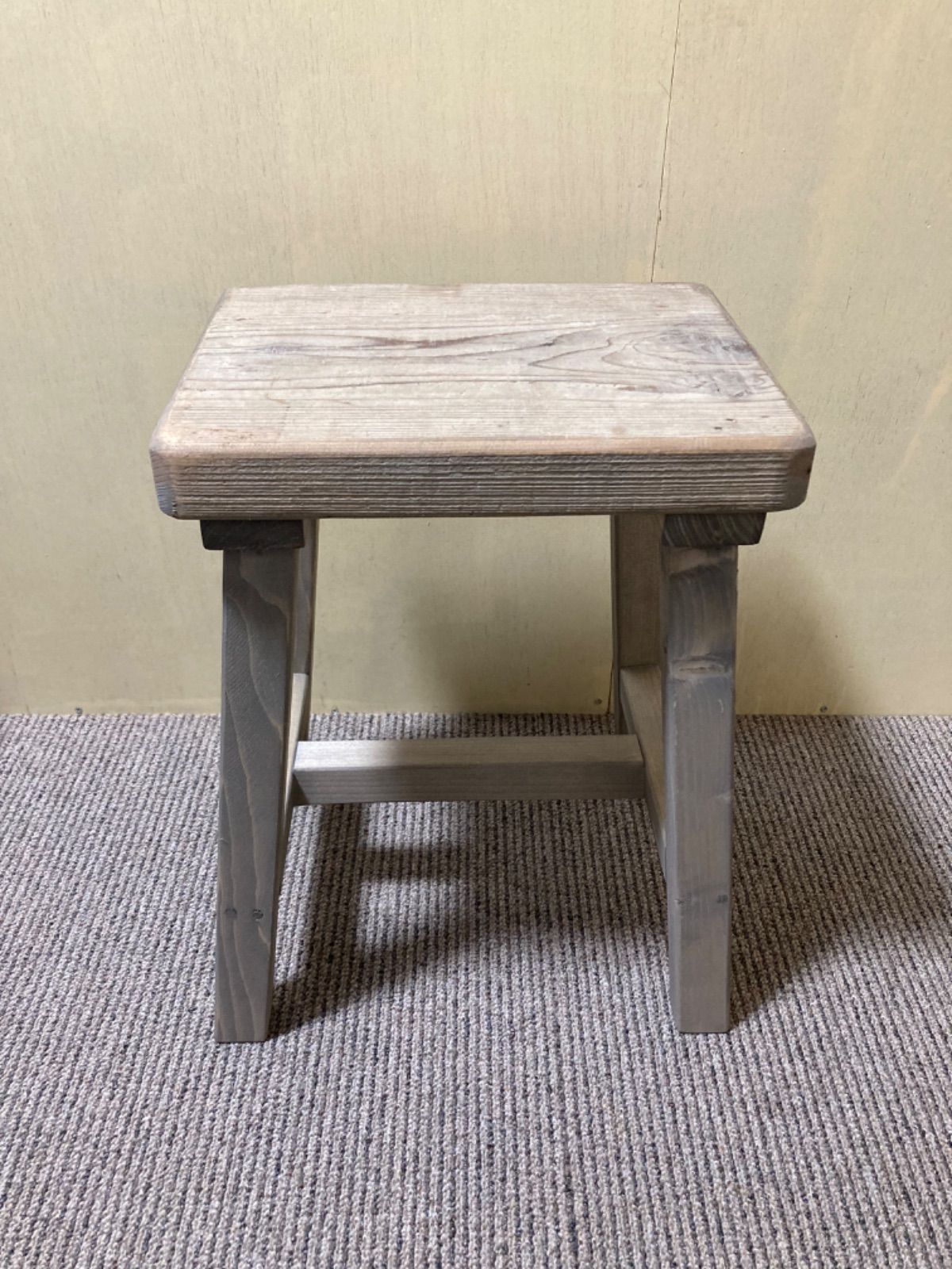 天然古材　手作り角形スツール