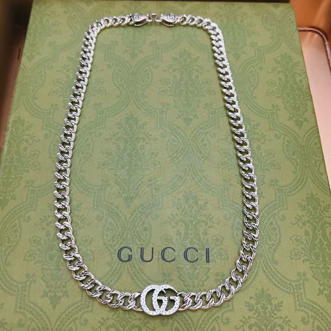 GUCCI インターロッキングGシルバーネックレス