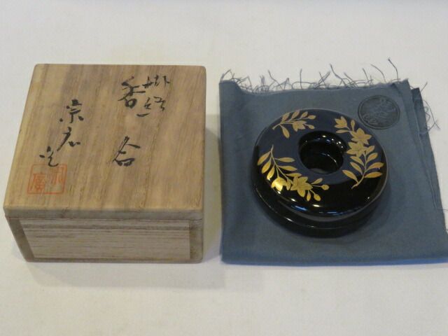 逢絢亭・新品】茶道具 蓋置 京焼 六角 青海波の絵 花蝶窯 手塚石雲 共