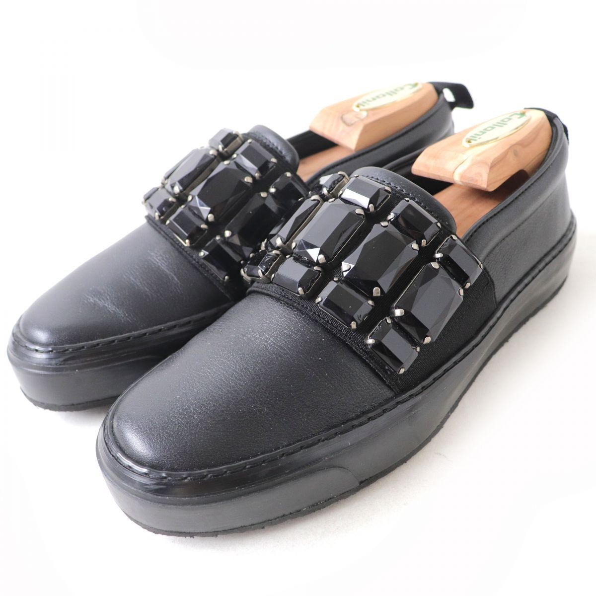 GUCCIビジュー付き黒ローファー