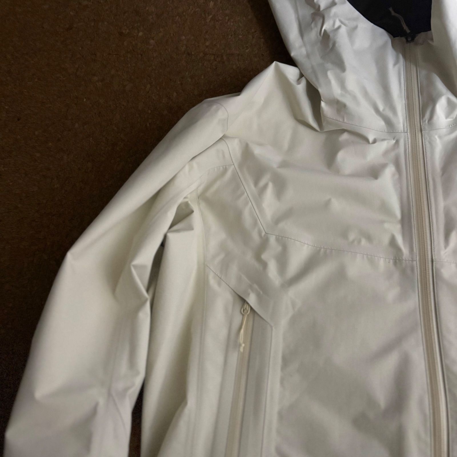 ビームス別注　アークテリクス　ベータSL Sサイズ　オフホワイト ナイロンコラボ ビームス別注 アークテリクス ベータSL Sサイズ オフホワイト ナイロン