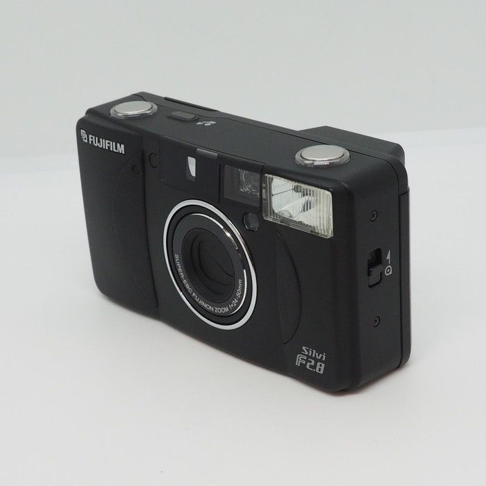 「極美品」富士フィルム FUJIFILM Silvi F2.8 美品 FUJIFILM Silvi F2.8 シルバー コンパクトフィルムカメラ
