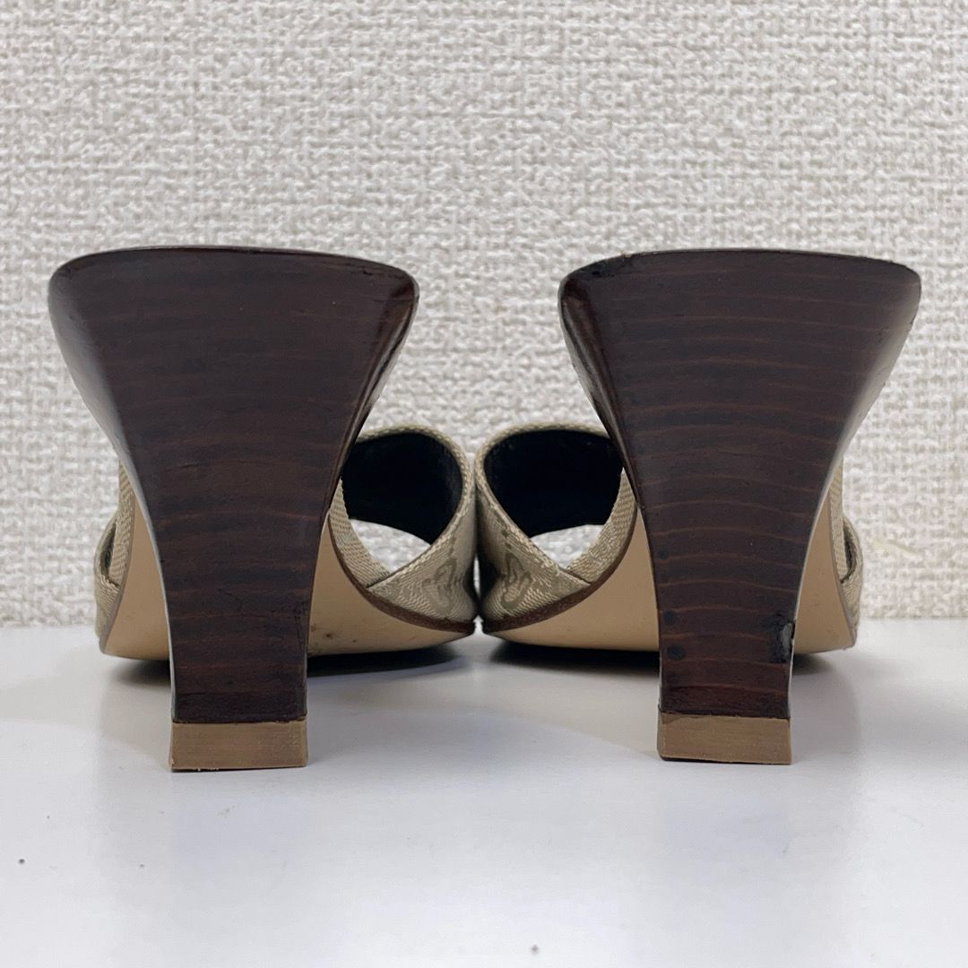 GUCCI グッチ ミュールサンダル GG柄 キャンパス シグネチャー グッチ ミュールサンダル GGキャンバス シマ ベージュ - メルカリ
