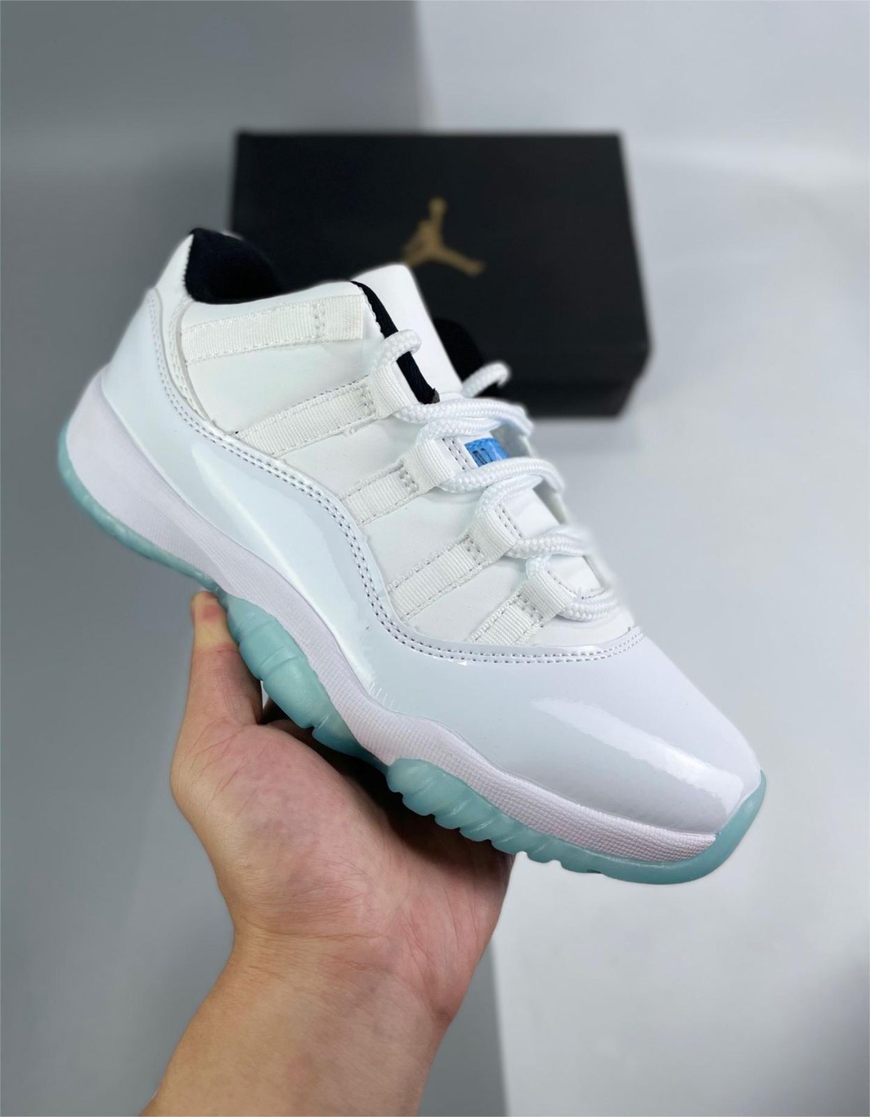 ナイキ Air Jordan 11 Low 