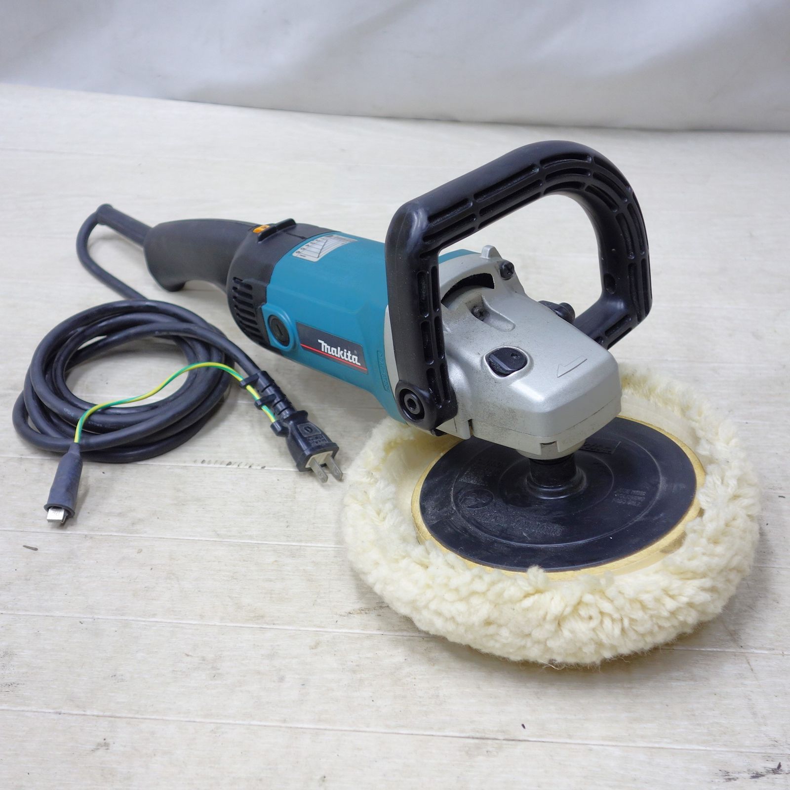 マキタ　Makita 9227C サンダーポリッシャー 180mm マキタ Makita 9227C サンダーポリッシャー 180mm Makita Sander