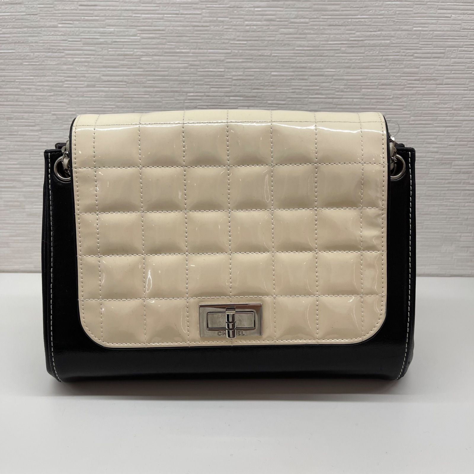 美品】CHANEL シャネル 2.55 チェーンショルダーバッグ パテントレザー 