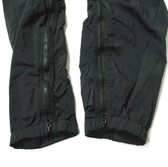 STONE ISLAND ストーンアイランド 23SS NYLON METAL TAPERED CARGO PANTS ナイロンメタルテーパードカーゴパンツ 781530919 32 BLACK IN ECONYL REGENERATED NYLON ボトムス