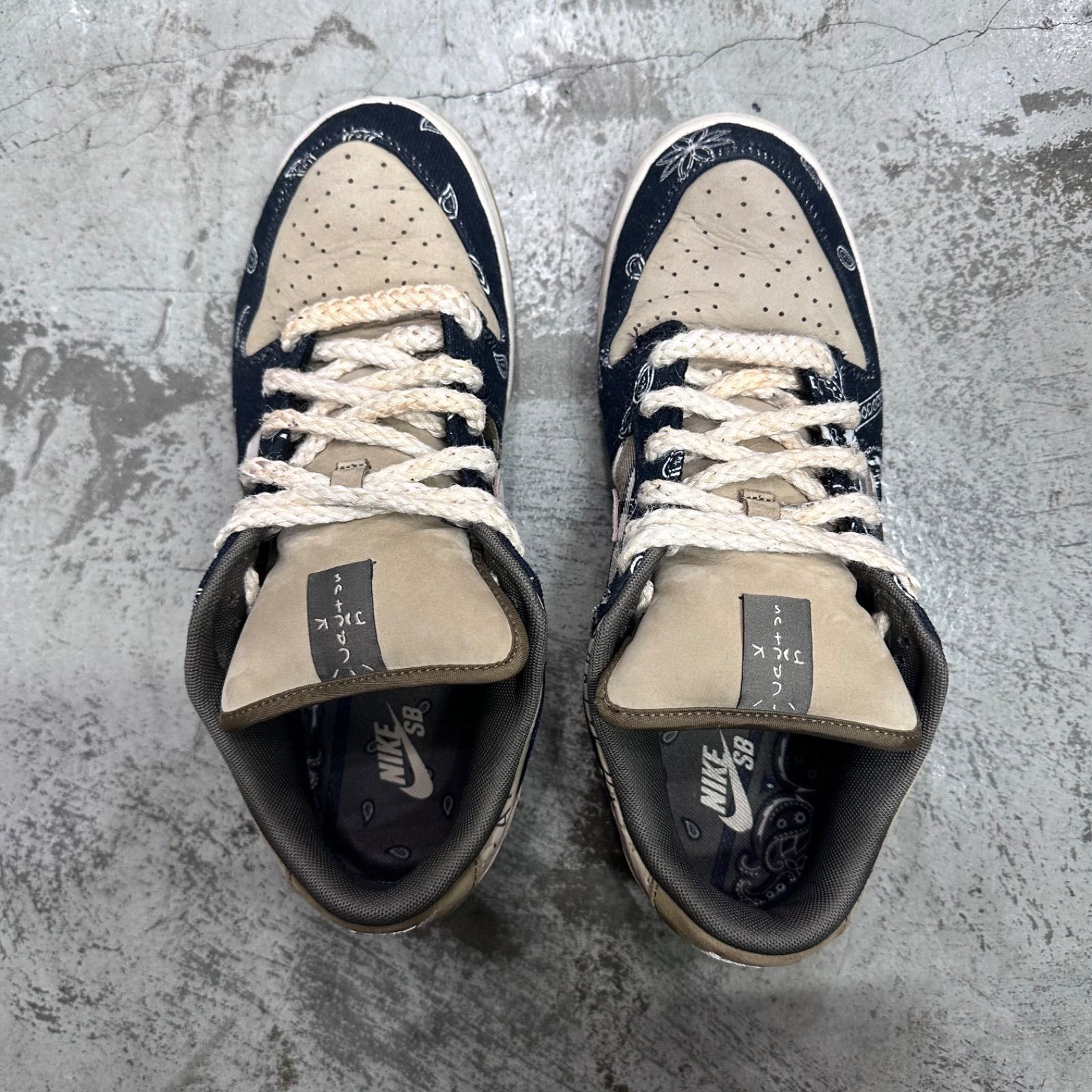 国内正規 Travis Scott NIKE SB Dunk Low バンダナ ダンク スニーカー 