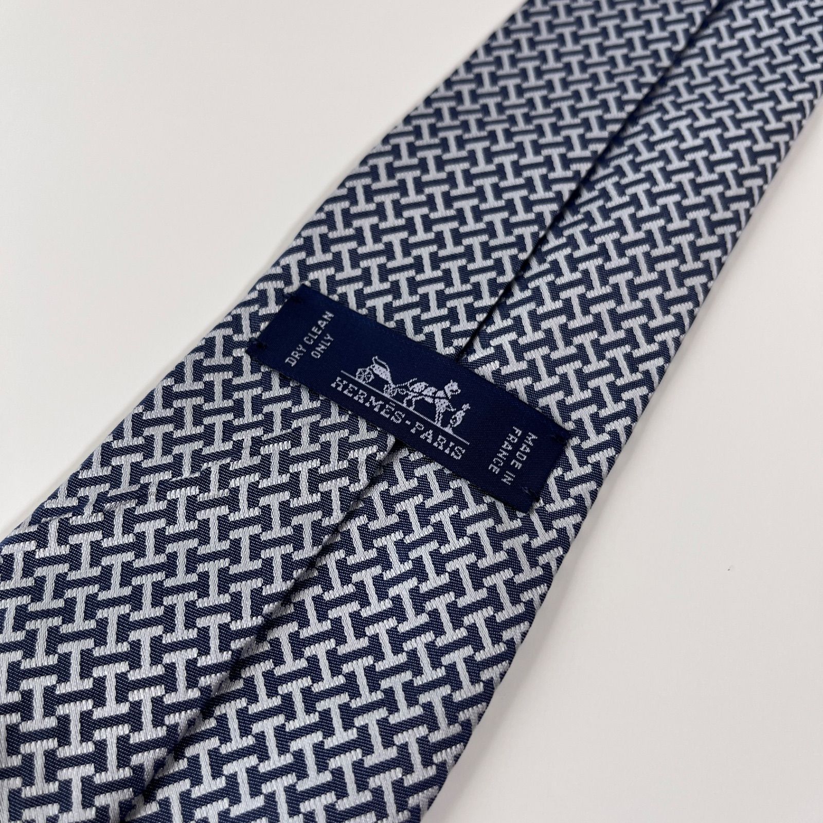 美品 HERMES エルメス ネクタイ グレー シルク100% 楽天市場】エルメス ネクタイ シルク100％ グレー系 【質みなみ