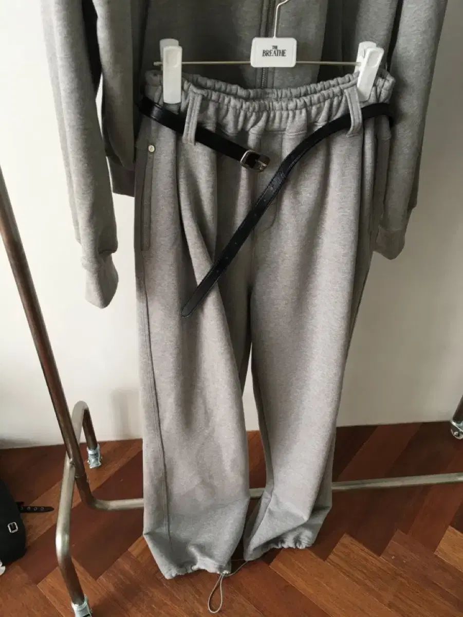 ベルト付きシャーリングパンツ