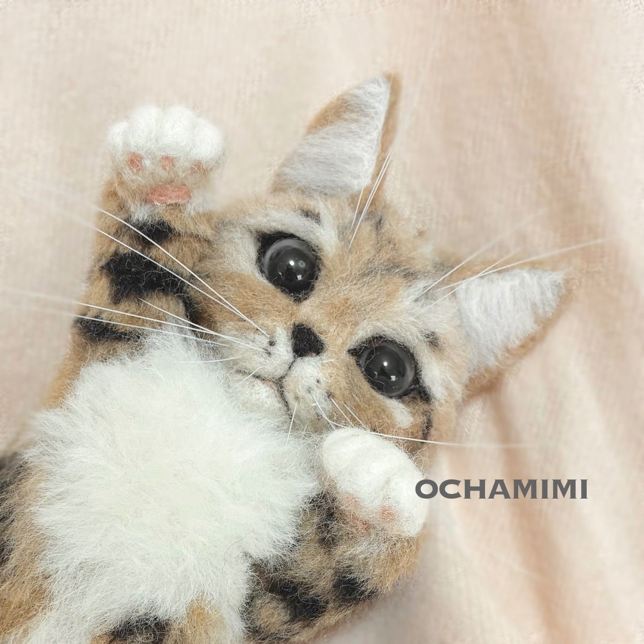 リアルな癒しのぬいぐるみ “うるうるお目目の末っ子子猫さん” 羊毛