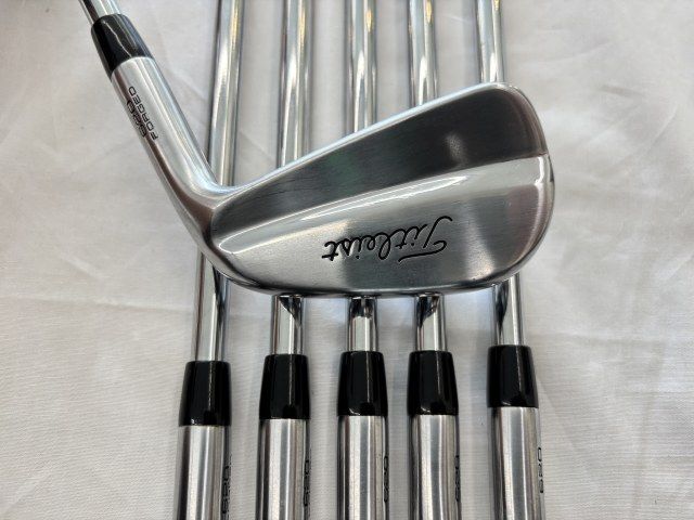 TOUR WHITE