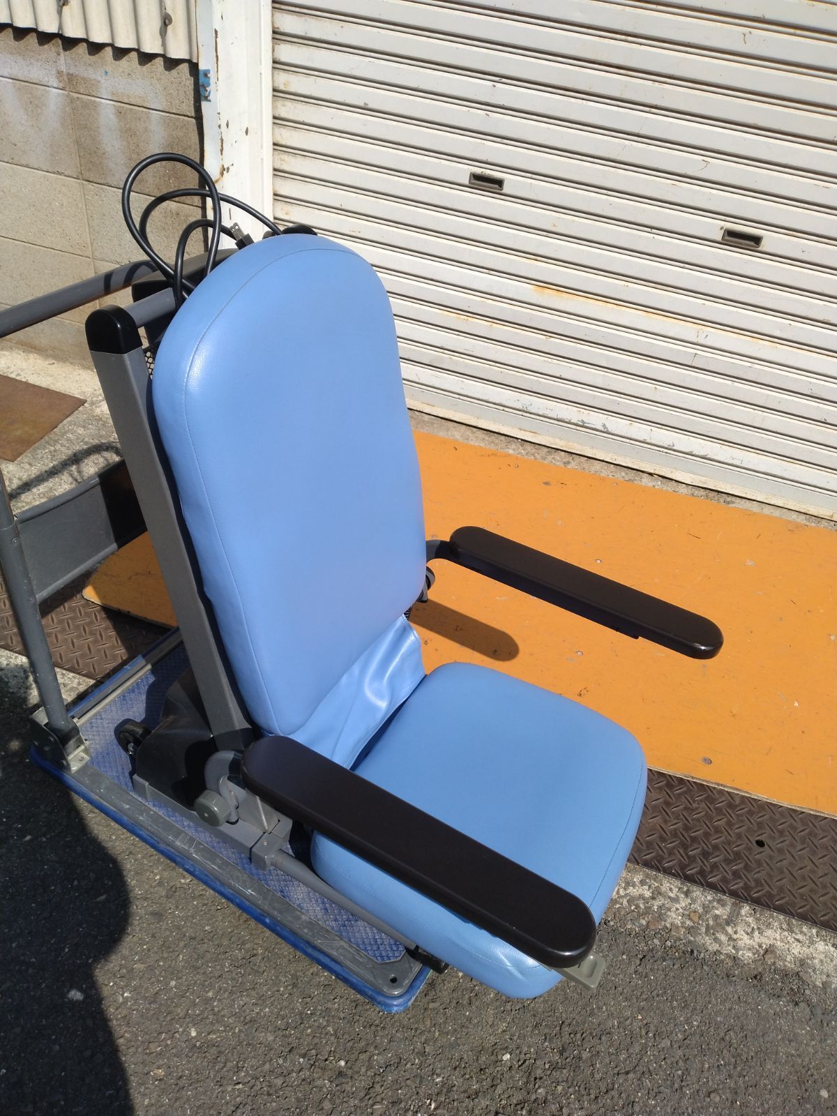 KM-25-0227-09 コムラ製作所 電動昇降座イス 独立宣言 エコライト