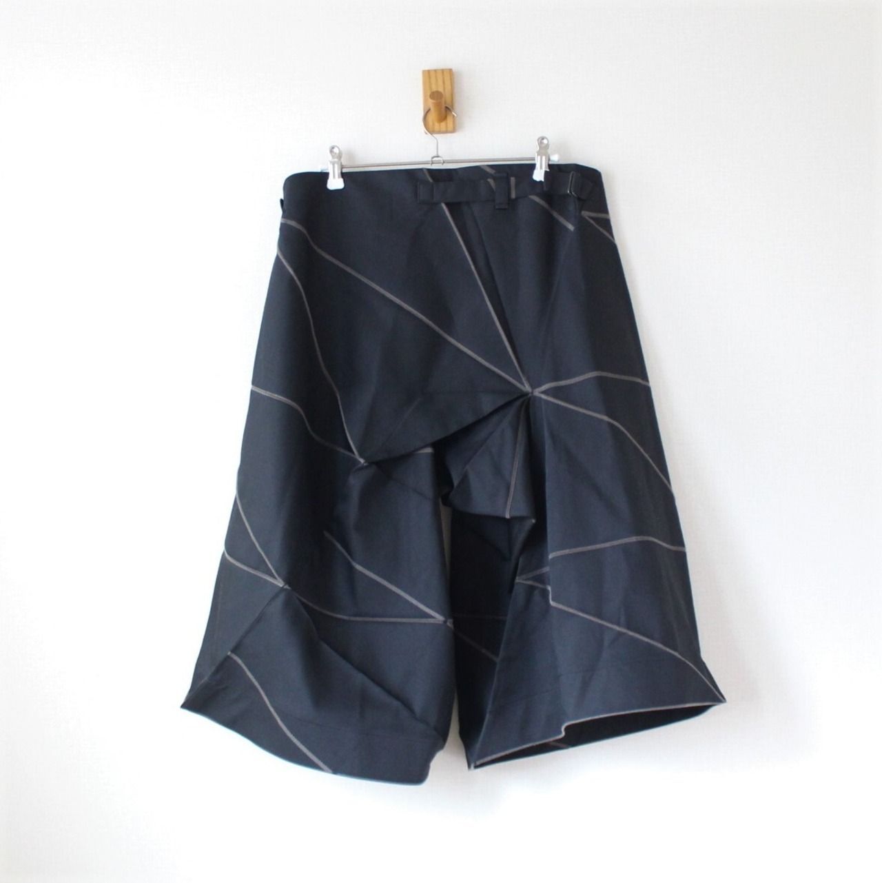 ISSEY MIYAKE イッセイミヤケ　変形　サルエルパンツ ISSEY MIYAKE(イッセイミヤケ) パンツIM38FF065 IM38FF065
