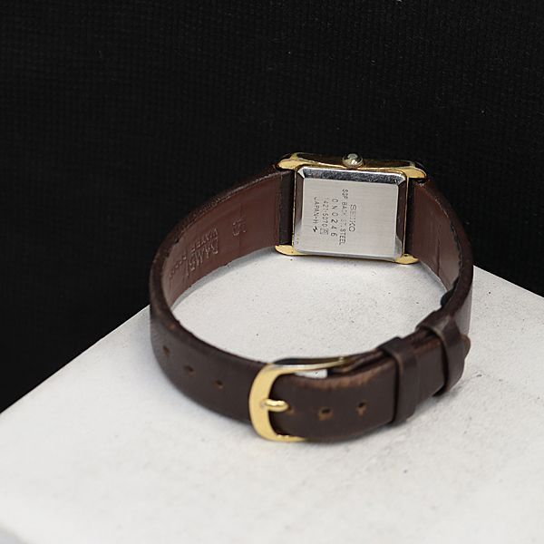 稼働 良品 セイコー 1421-5070 QZ ゴールド文字盤 スクエア