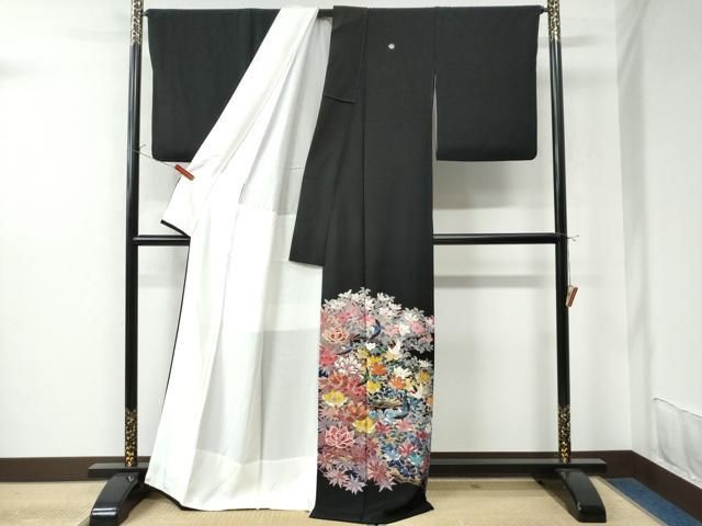 GWセール●黒留袖　ゆったりサイズ　正絹　作家もの　落款付き 平和屋着物□豪華黒留袖 作家物 駒刺繍 流水花車文 暈し染め