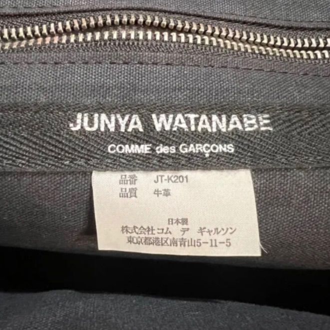 激レア】☆ JUNYA WATANABE ジュンヤワタナベ COMME des GARCONS コムデギャルソン 黒 ブラック 革製 ライダース型バッグ  トートバッグ 無地 がま口 大容量 メンズ レディース ユニセックス 男女兼用 ハンドバッグ 日本製 - メルカリ