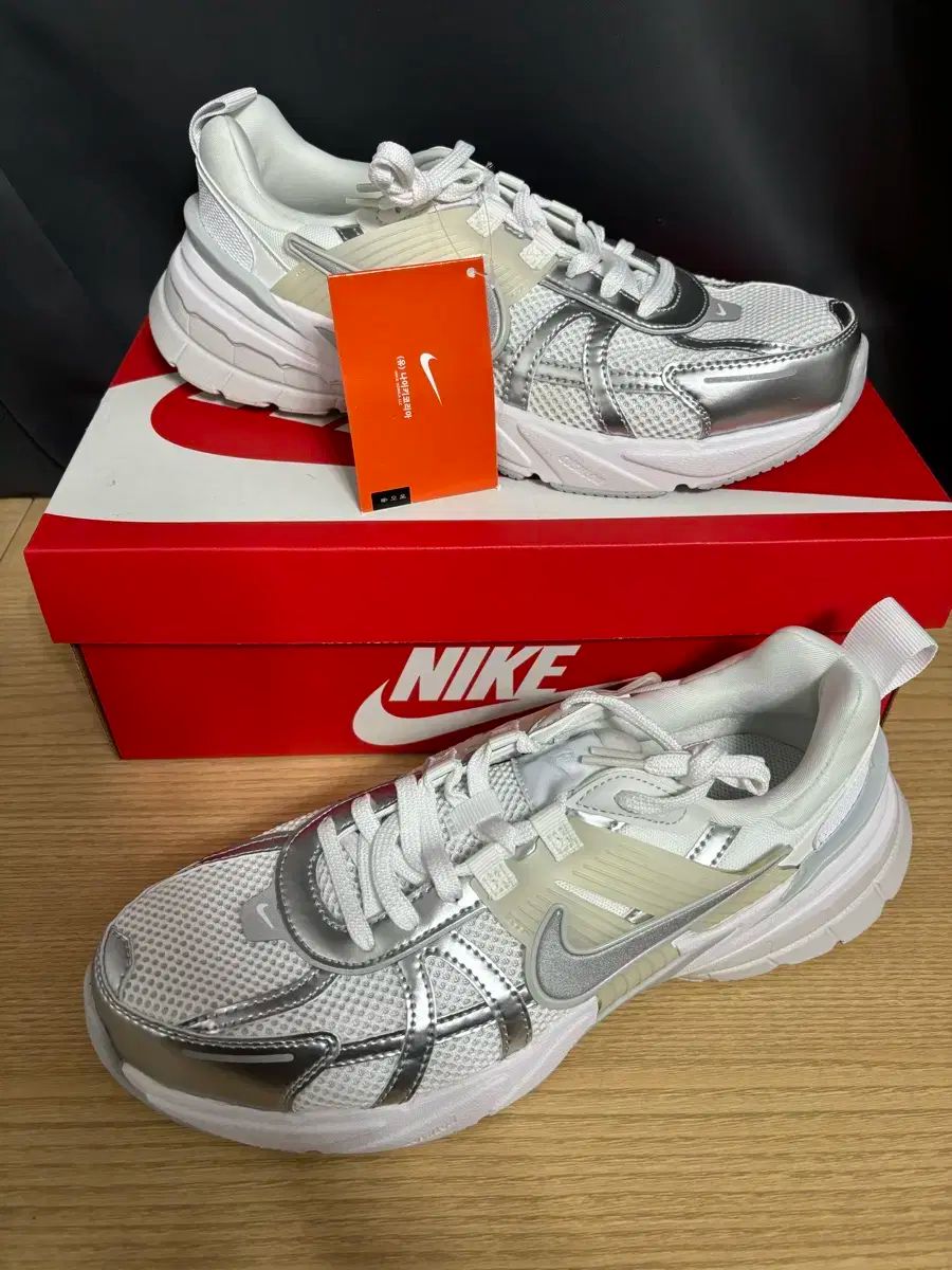 265 NIKE(ナイキ) v2k