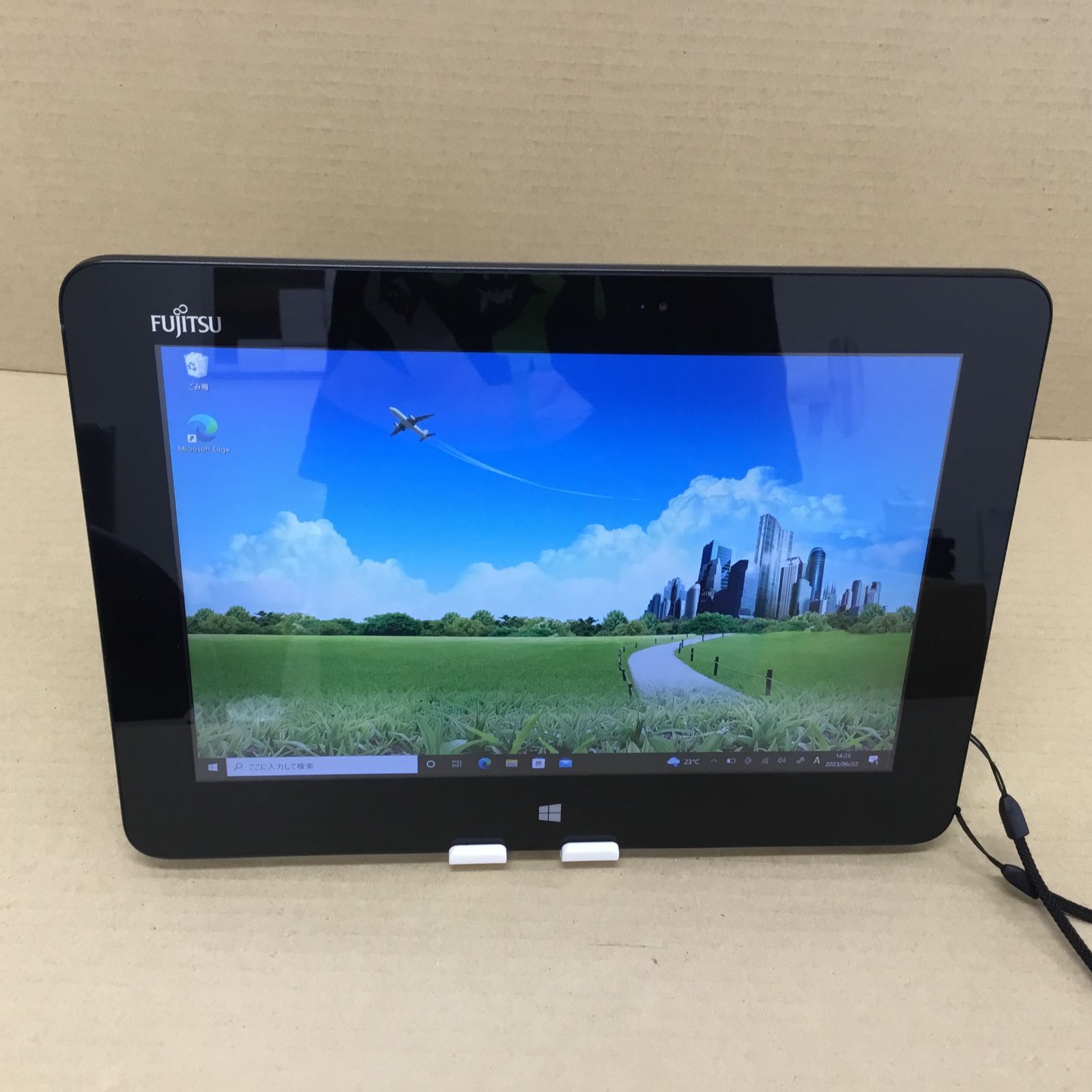 富士通 タブレット Q555/K64 ATOM(Z3795)-1.59GHZ 4GB 64GB 10.1インチ WIN10P WLAN WWAN  BLUETOOTH カメラ - メルカリ