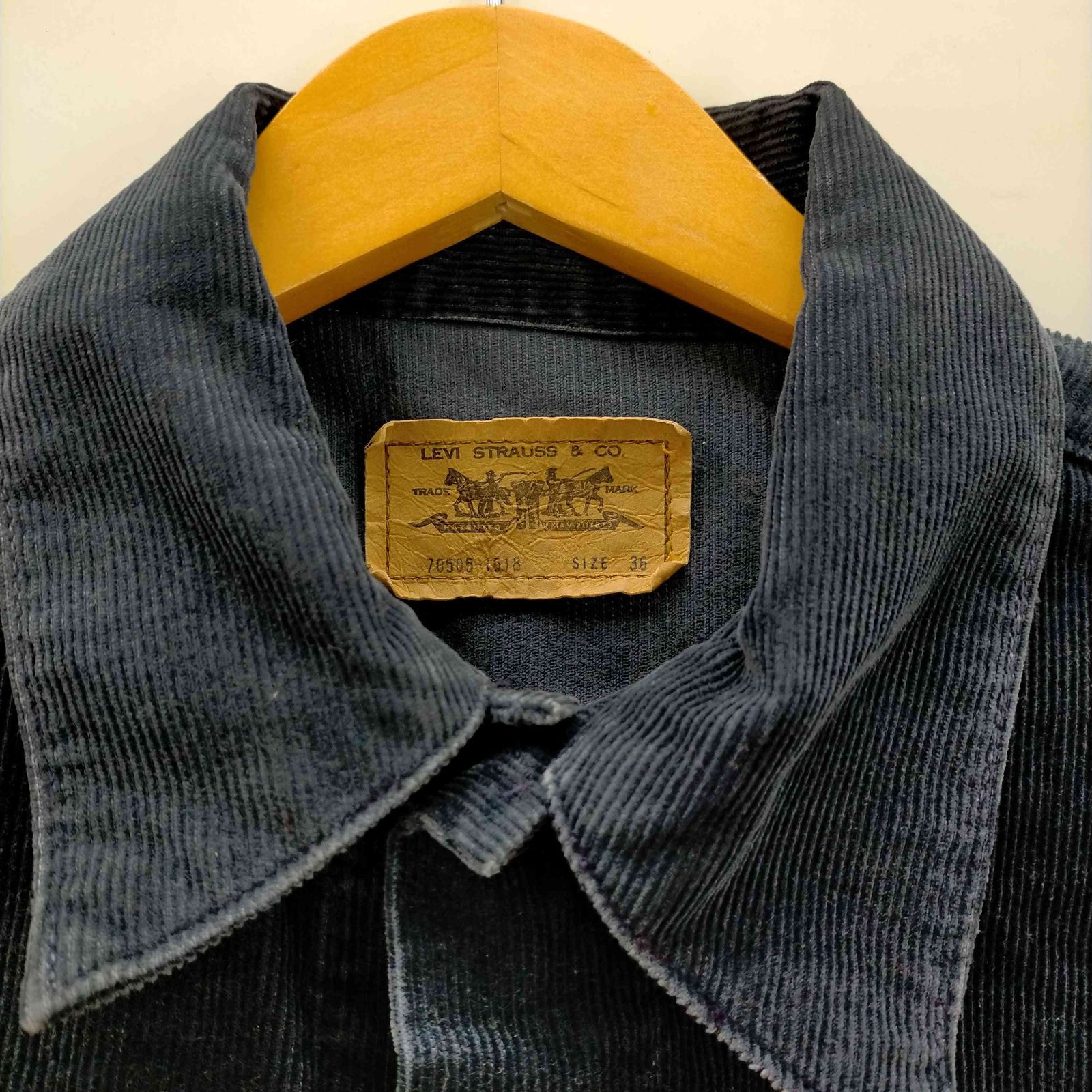 Levis 70505-1518 黒タブ コーデュロイ トラッカージャケット リーバイス Levis 70505-1518 黒タブ コーデュロイ トラッカー