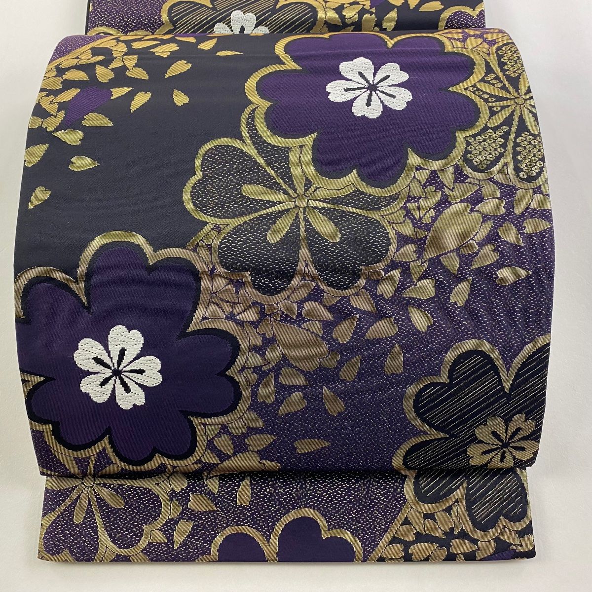 美品】 袋帯 秀品 振袖向き 桜 花びら 箔 唐織 濃紫 六通 正絹 【中古