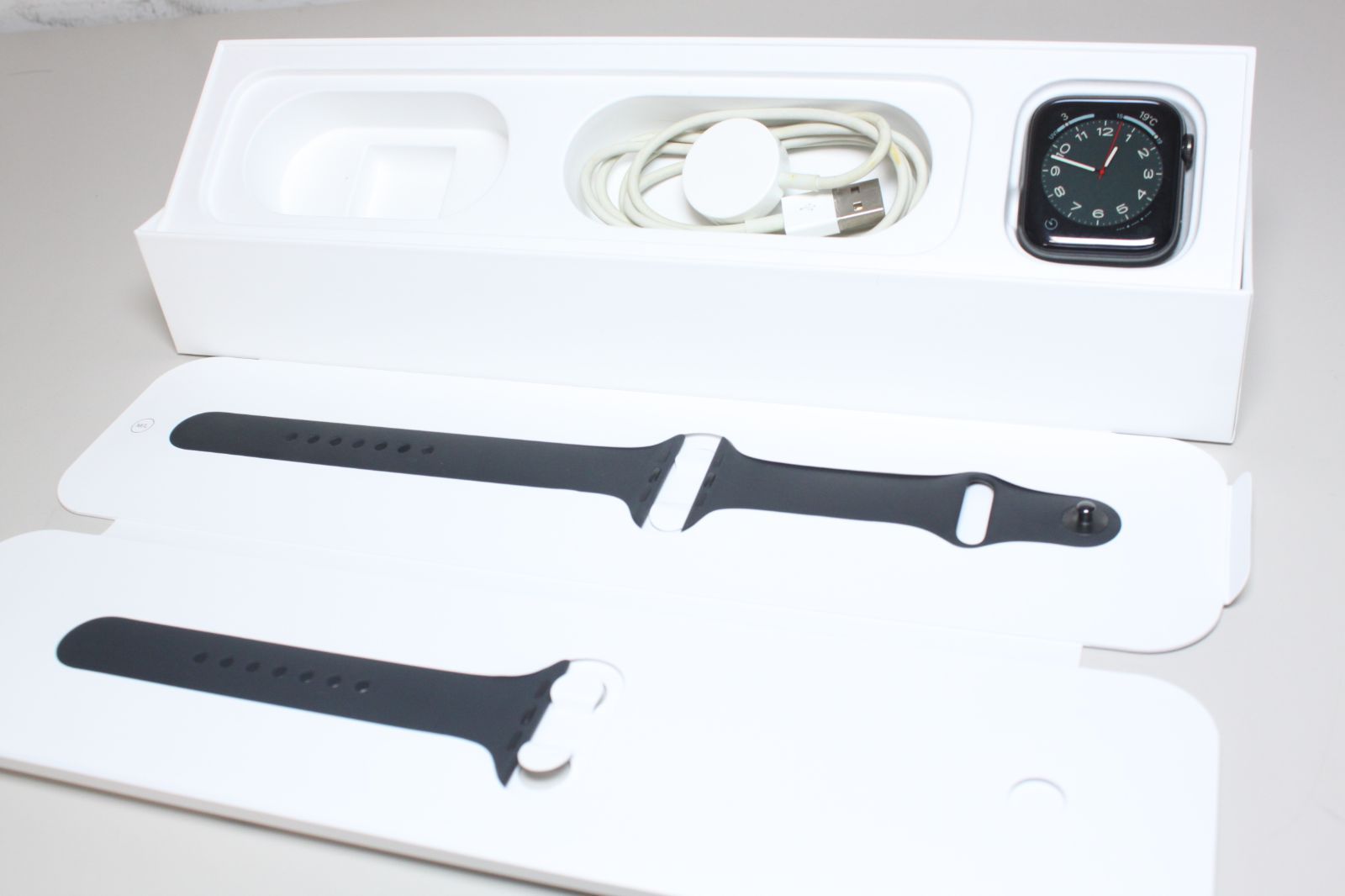 Apple Watch Series 5/GPS+セルラー/ステンレス/44mm/A2157〈MWWK2J/A 