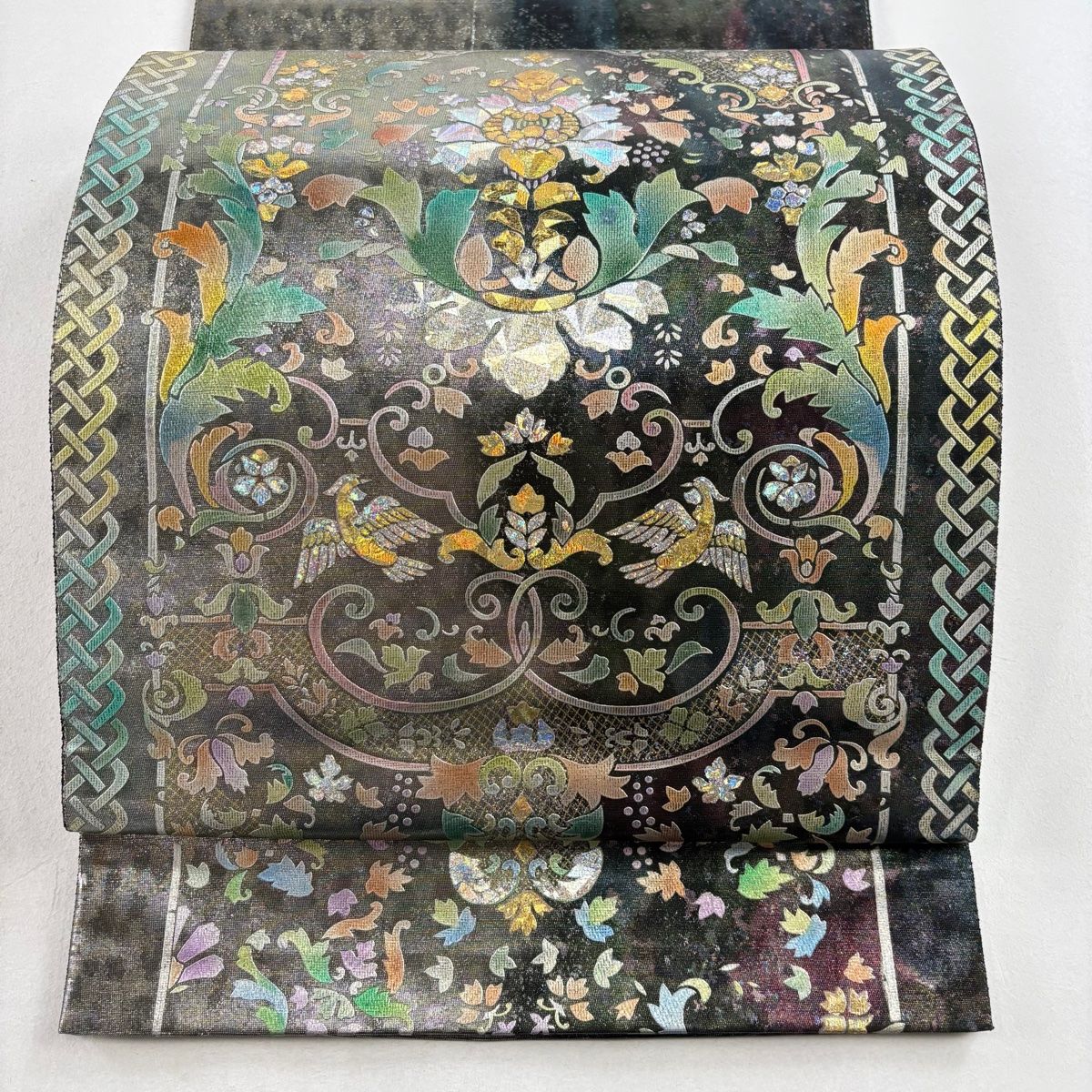美品 名古屋帯 秀品 蝶 草花 螺鈿 金銀彩 灰緑 正絹 中古 名古屋